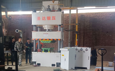 不銹鋼水箱加工設(shè)備有哪些？