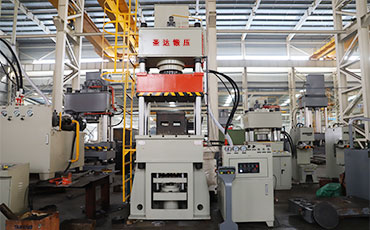 三梁四柱液壓機(jī)簡述（結(jié)構(gòu)、特點(diǎn)、參數(shù)及配置）